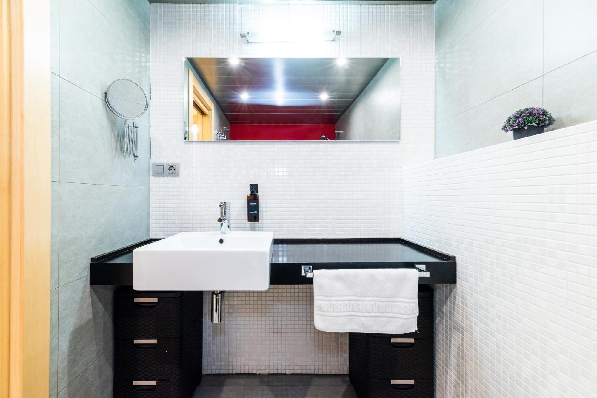 Tuguest Avenida De La Investigacion - Free Parking Apartment Granada Exterior photo